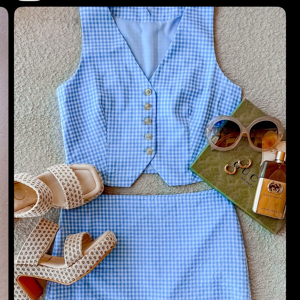 NWT - A day in the Sun / Mini skirt & vest set / Amazing Lace / medium